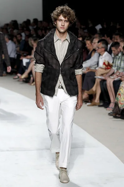 Look 22